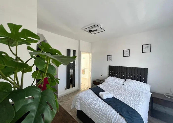 Cosy Family Get-Away 4 Bedrooms 7 Beds 2 Bathrooms
