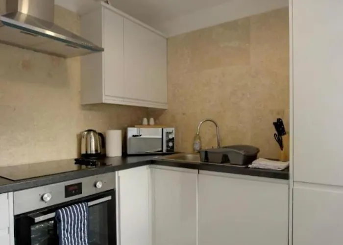 Beautiful & Spacious Suite In Blackpool Centre