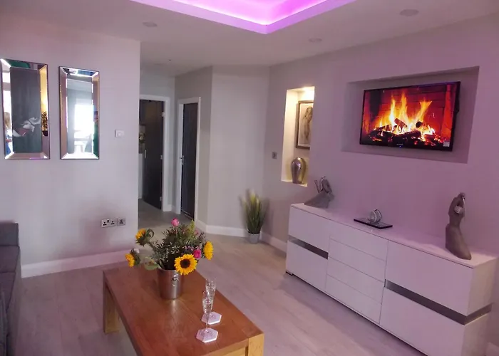 Eden Suite Sasco Apartments