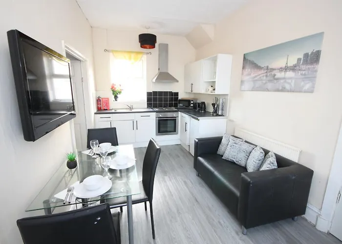 Barton Seaview, Self Catering Studio Apartments, Promenade & Central Beach Location, Families, Couples Or 23 Years Plus Only, Free Parking