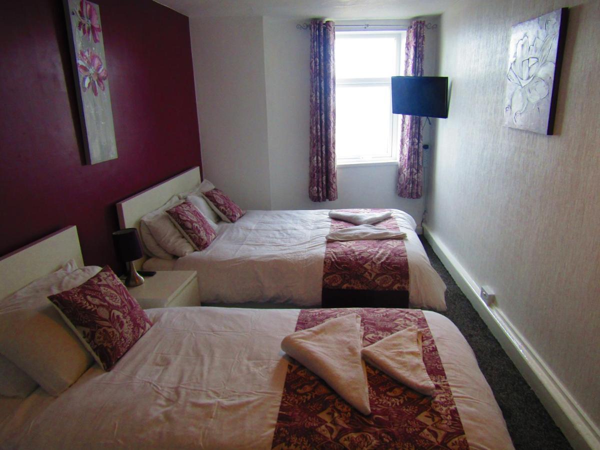 Alderley 3* Blackpool