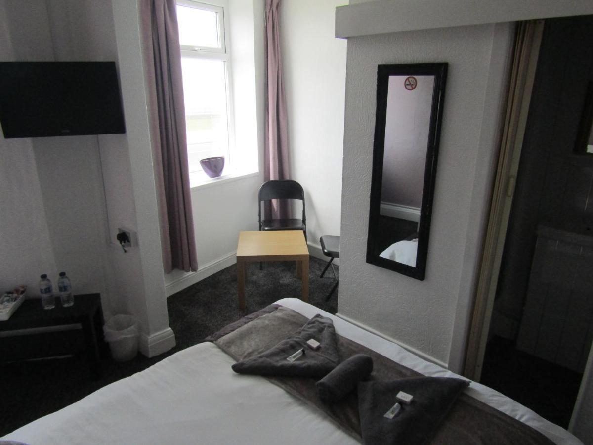 Alderley 3* Blackpool