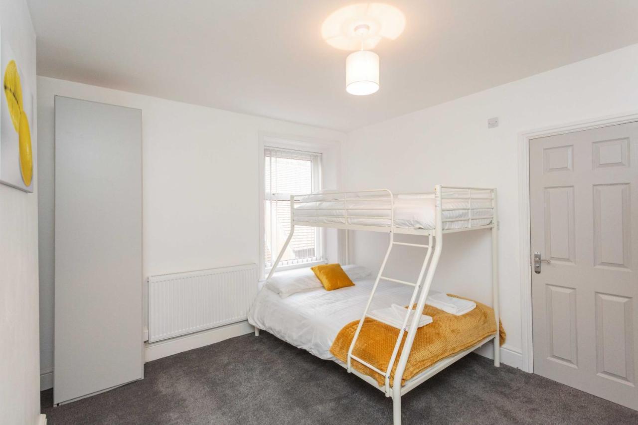 Cherry - Hornby Road Apartment