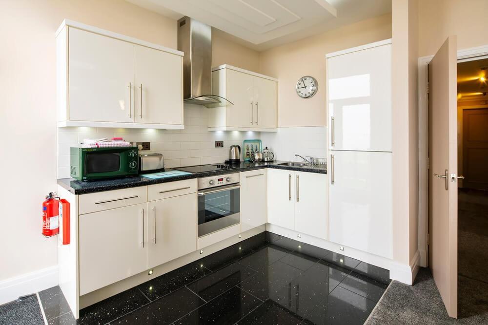 Burbage Holiday 3 *