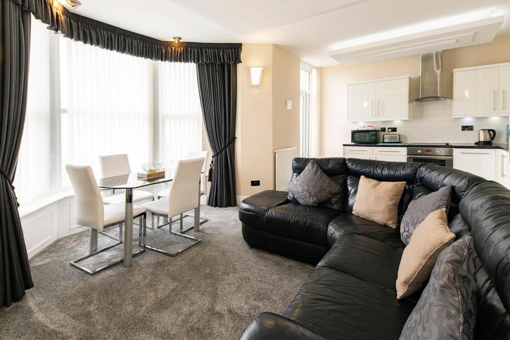 Burbage Holiday 3 Apartment Blackpool