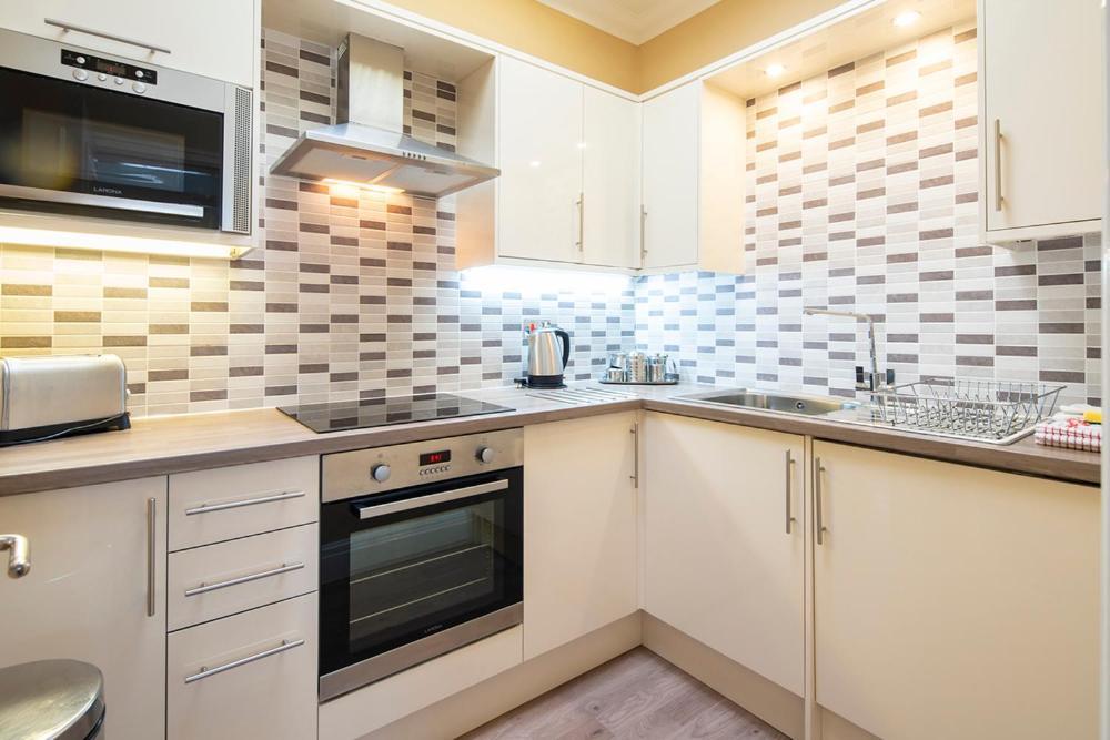 Burbage Holiday 6 *