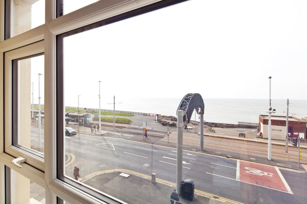 Queens Mansions Penny Stone Self Catering Luxury Apartment Blackpool