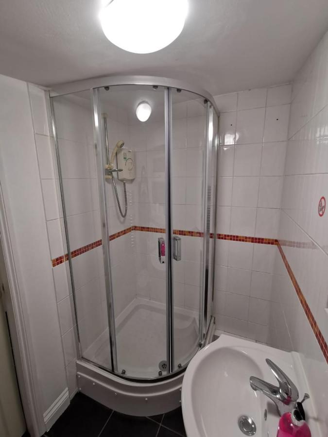 Bryan Choice - Close To Town Centre - Games - Large