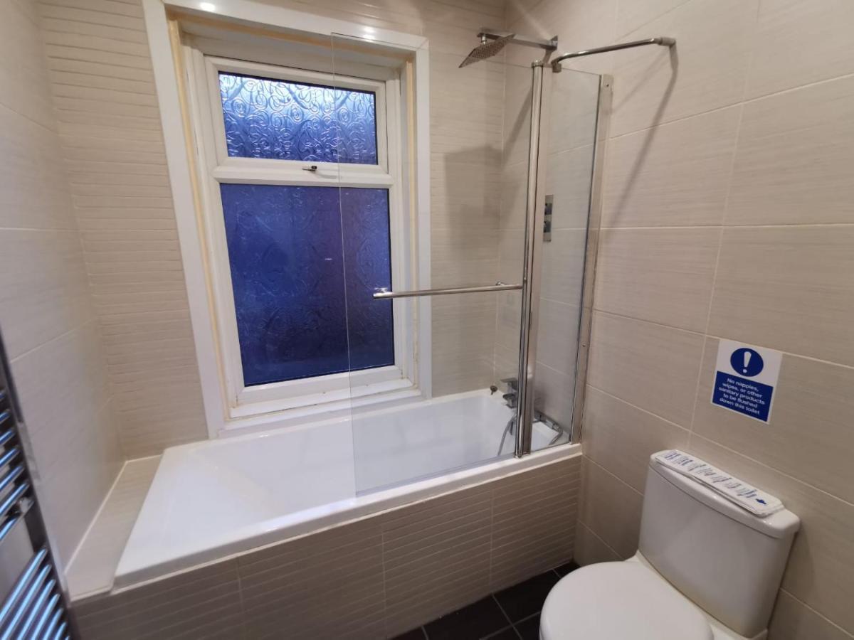 Bryan Choice - Close To Town Centre - Games - Large Holiday home Blackpool