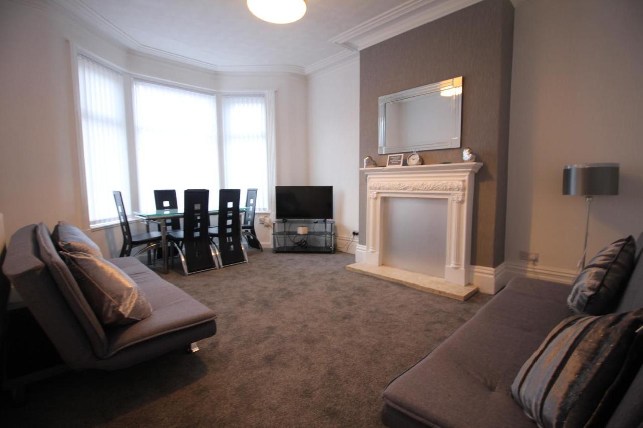 Bryan Choice - Close To Town Centre - Games - Large