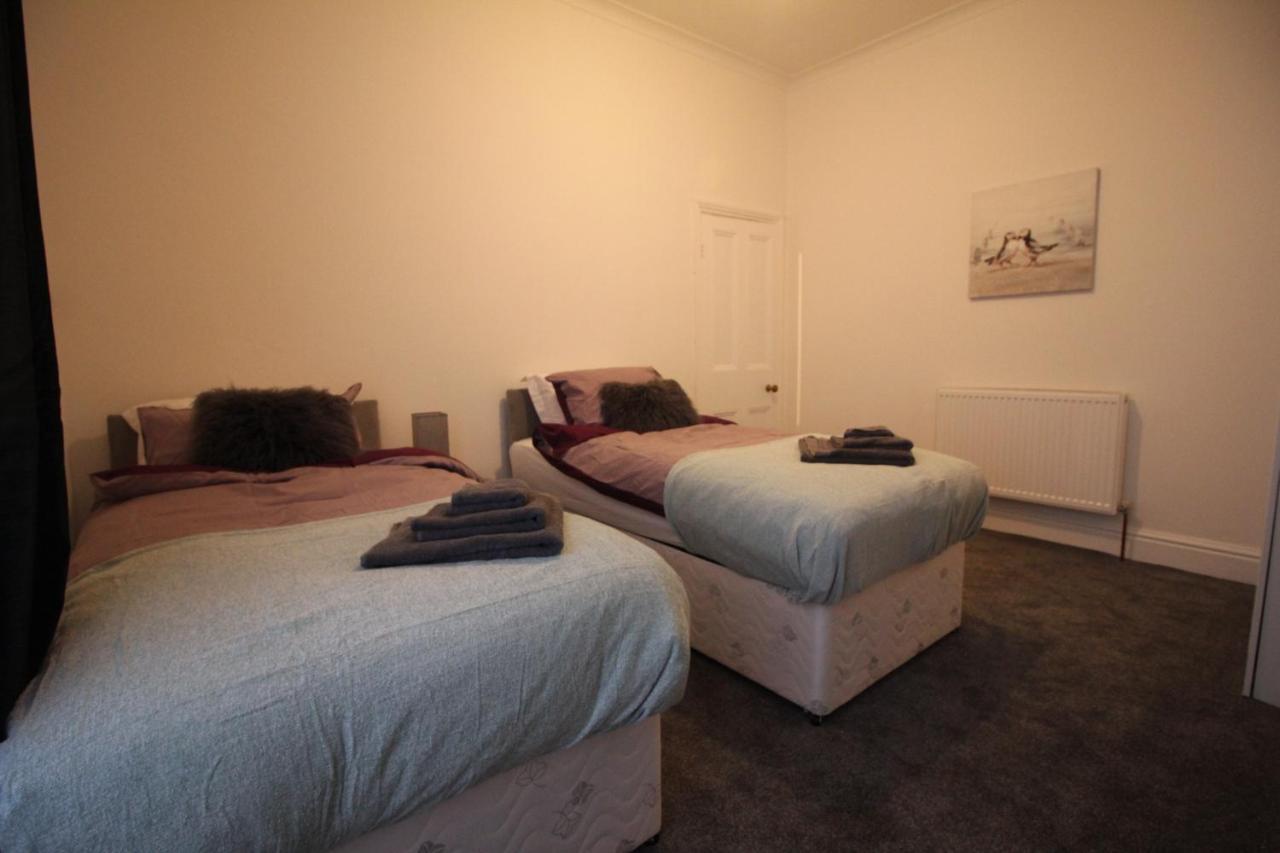 Bryan Choice - Close To Town Centre - Games - Large