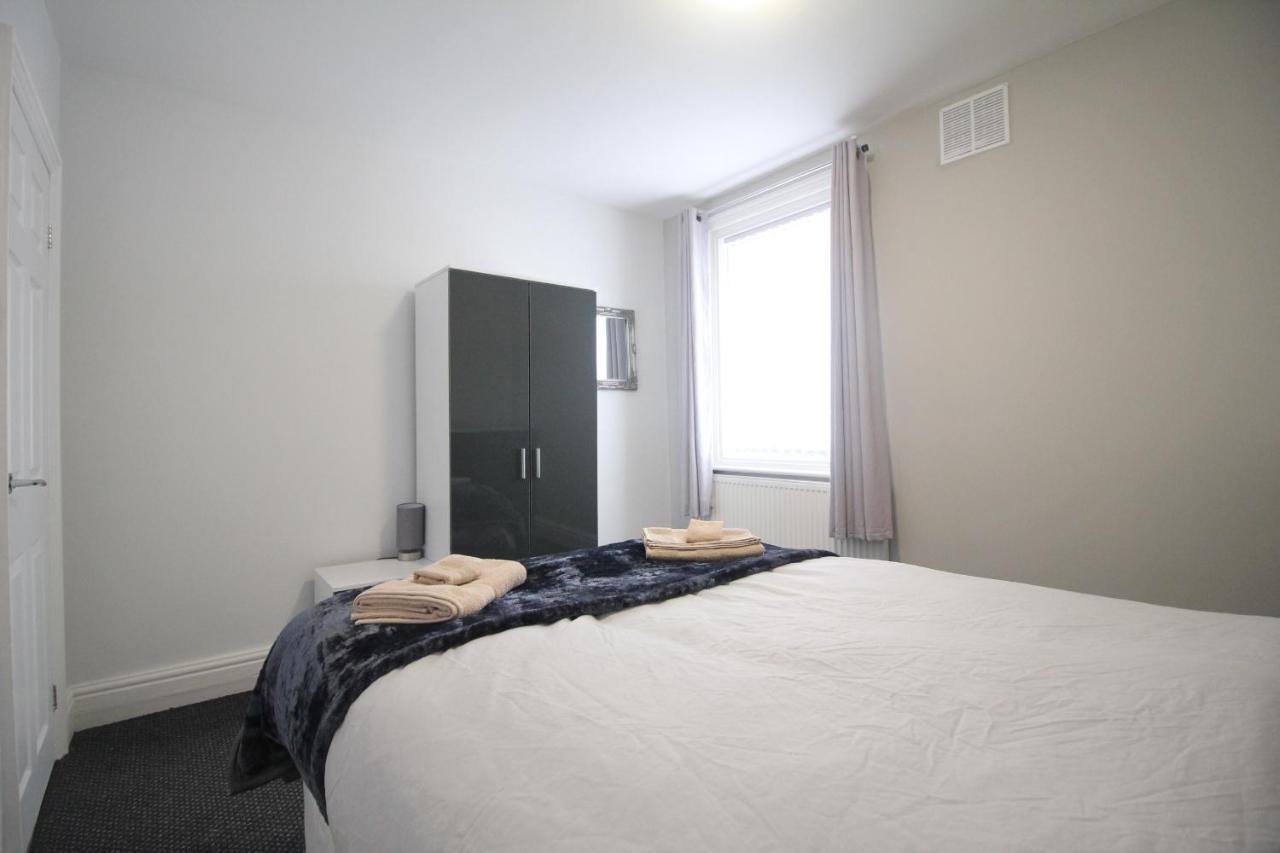Egerton Choice - Town Centre - Modern And Spacious - Large Holiday home Blackpool