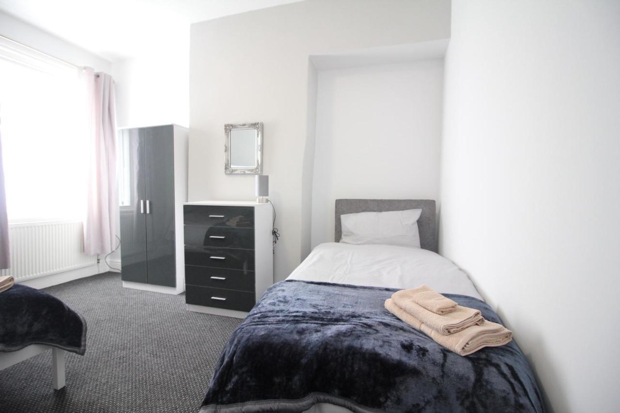 Egerton Choice - Town Centre - Modern And Spacious - Large Holiday home Blackpool