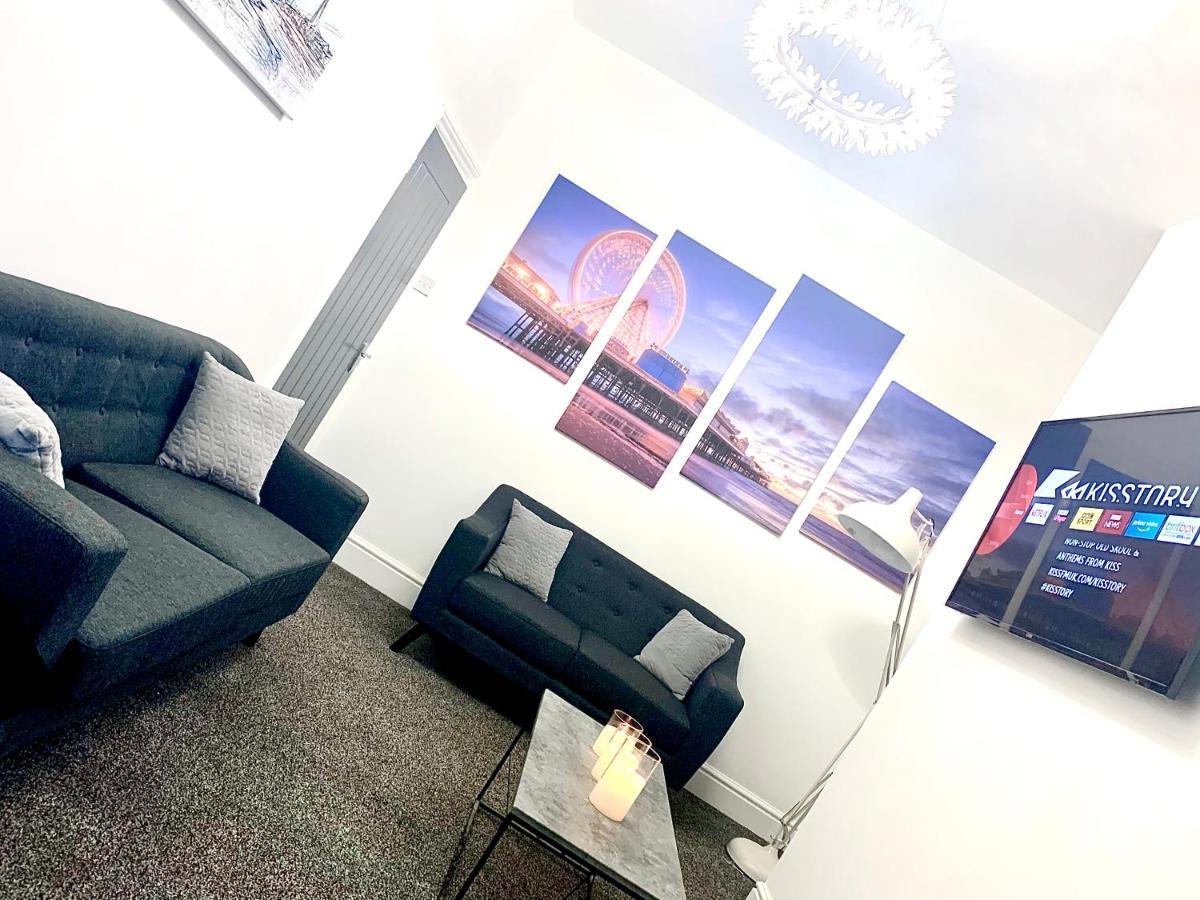 Victory Luxury Hot Tub House Holiday home Blackpool