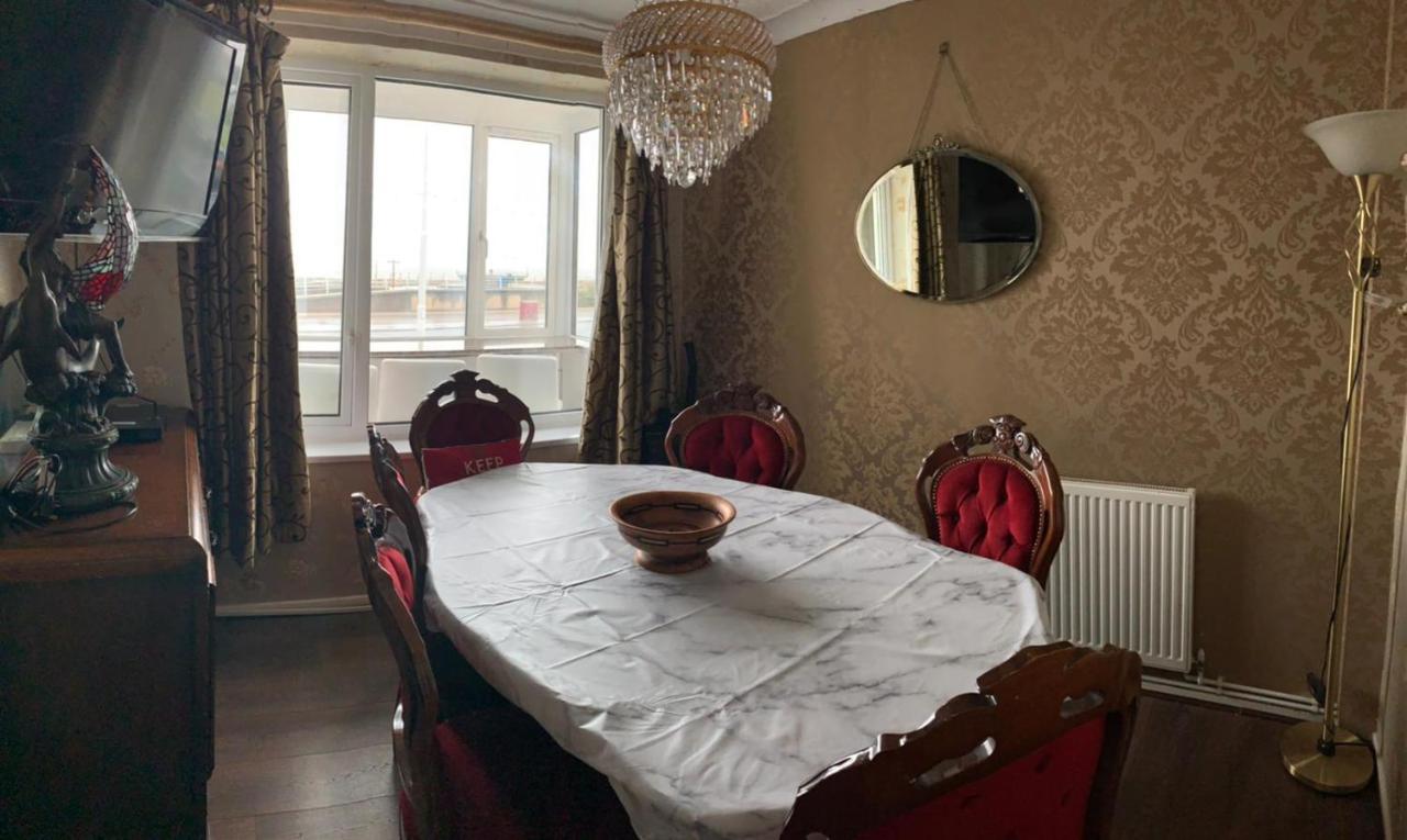Sea-front Home-from-home * Blackpool
