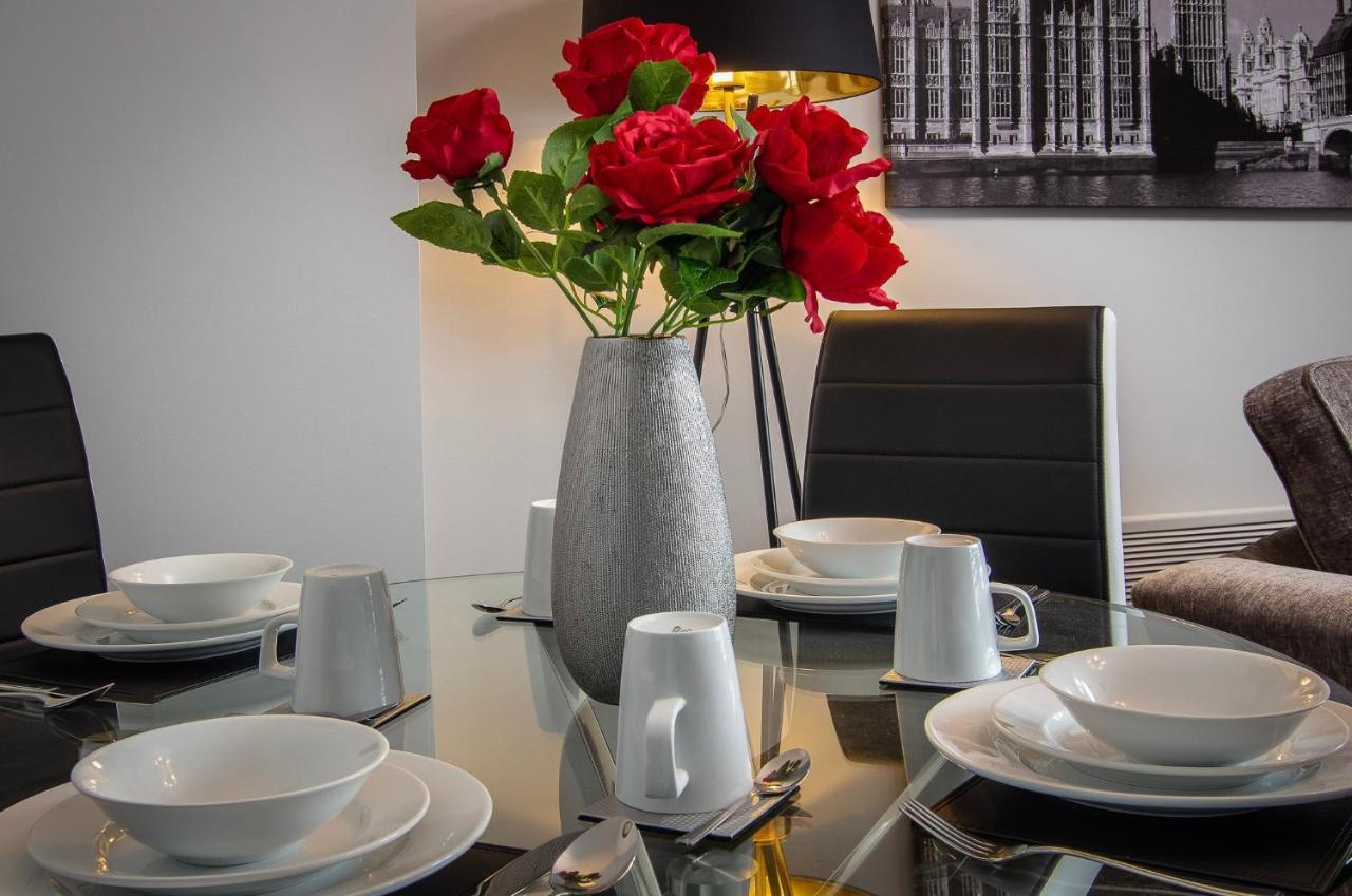 New Luxury 1 Free Parking Special Deals Apartment