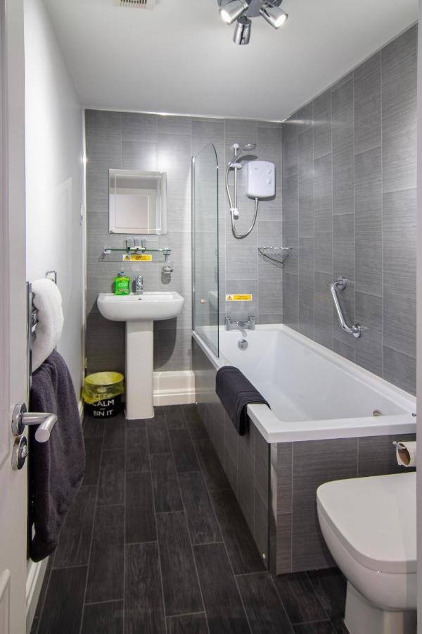 New Luxury 1 Free Parking Special Deals Apartment Blackpool