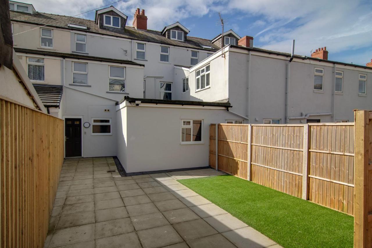 New Luxury 1 Free Parking Special Deals Apartment *