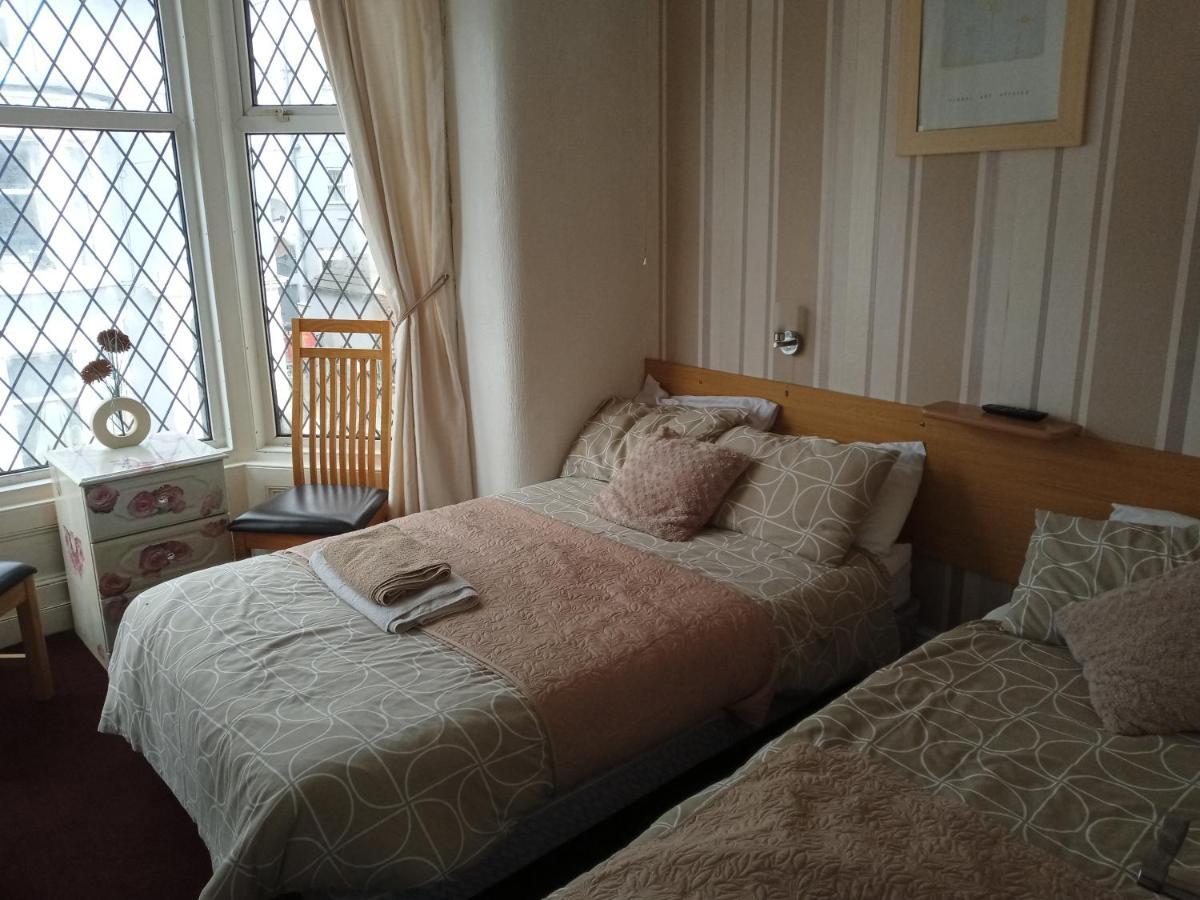 Mayfair 3*