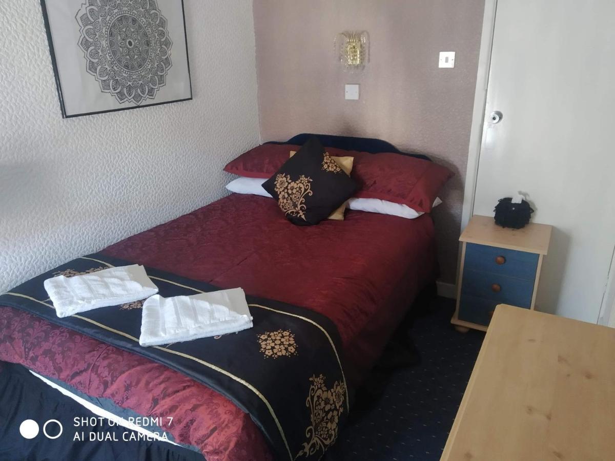 Falklands Bed & Breakfast Blackpool