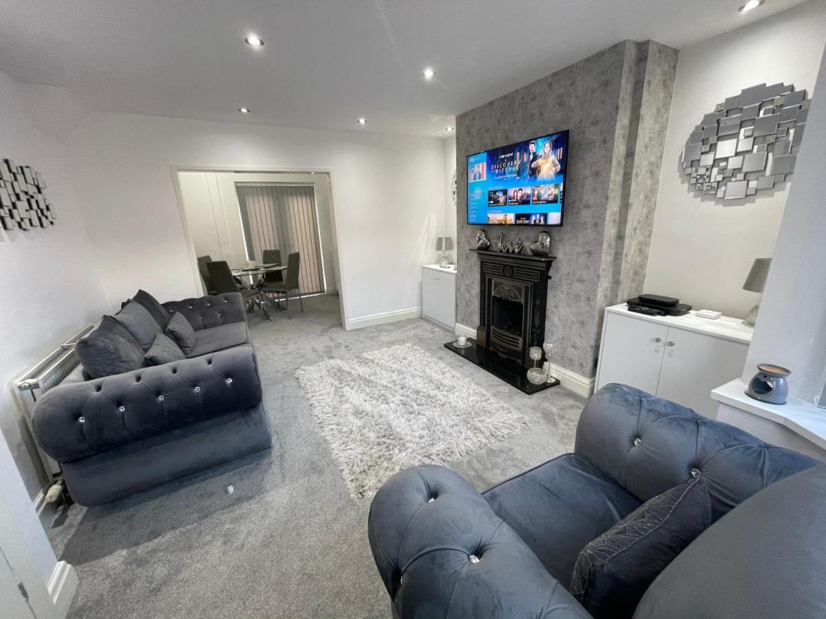 Ailsa House Free Parking Gym Equipment Holiday home *