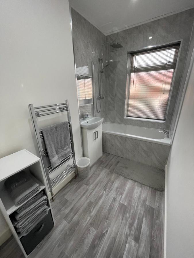 Ailsa House Free Parking Gym Equipment Holiday home *