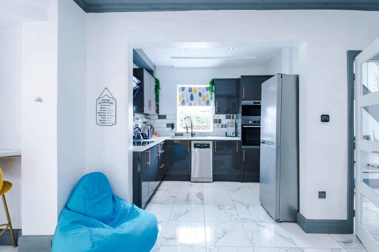 Only Family Groups - Pets For Free - Sleeps 8 - Sofabed