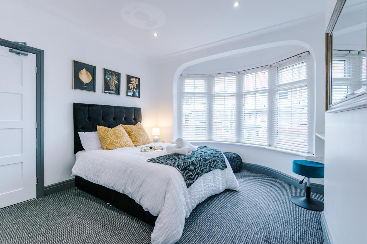 Only Family Groups - Pets For Free - Sleeps 8 - Sofabed Holiday home *