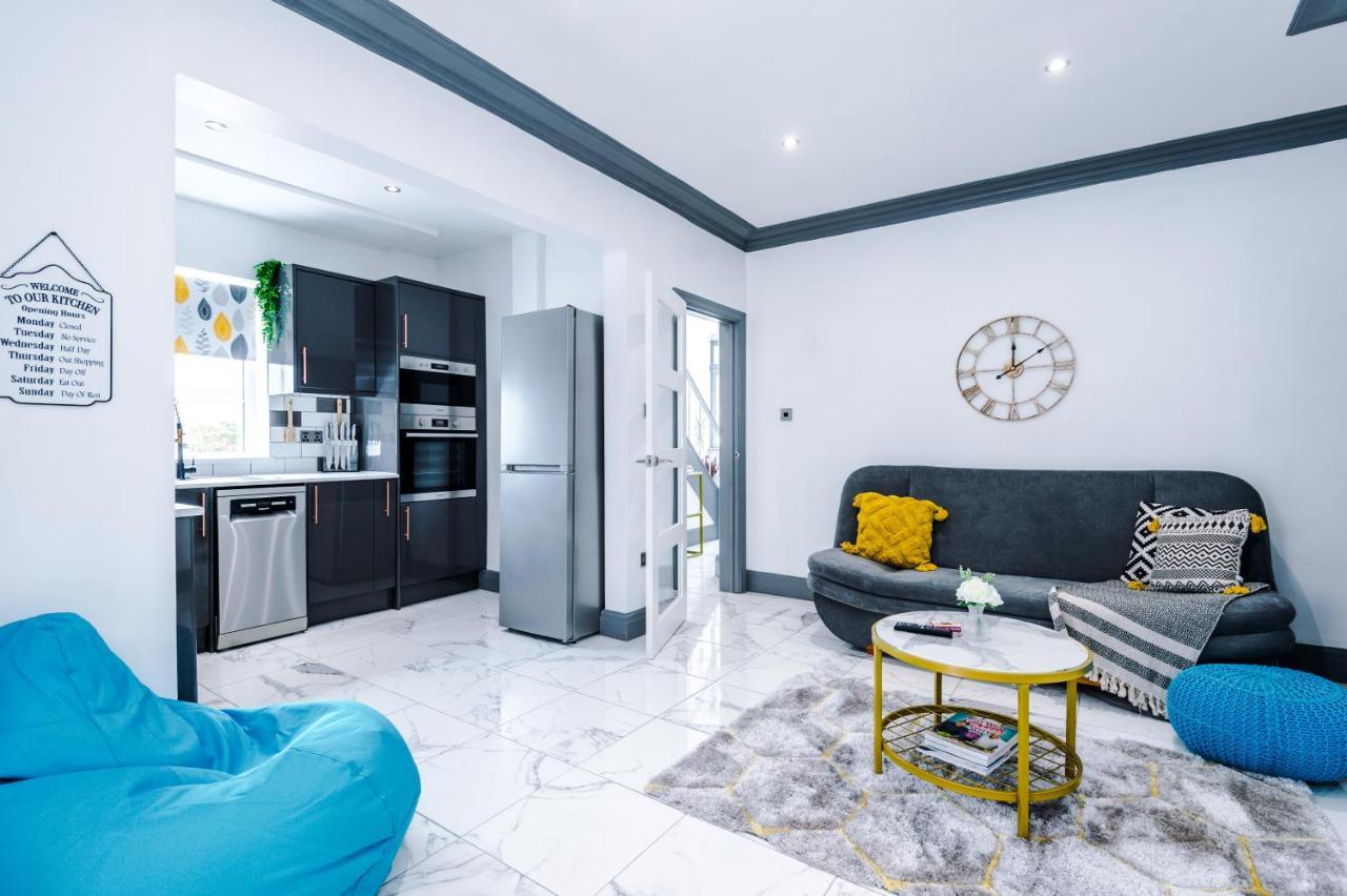 Only Family Groups - Pets For Free - Sleeps 8 - Sofabed