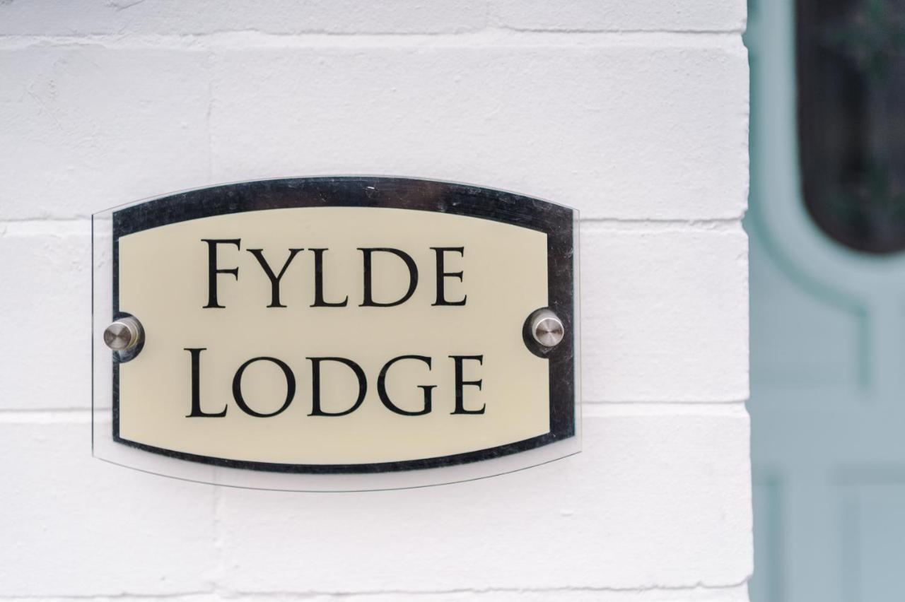 Only Family Groups - Pets For Free - Sleeps 8 - Sofabed Holiday home Blackpool
