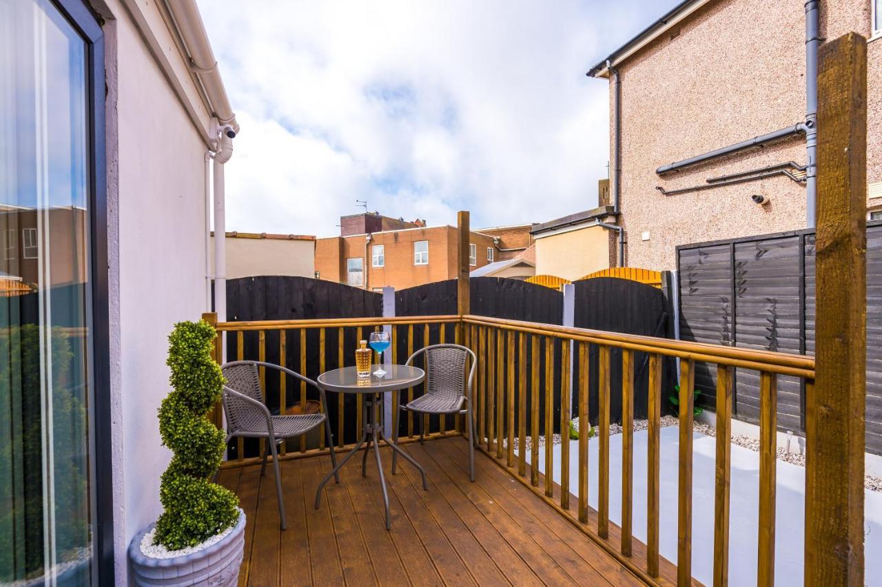 Only Family Groups - Pets For Free - Sleeps 8 - Sofabed *