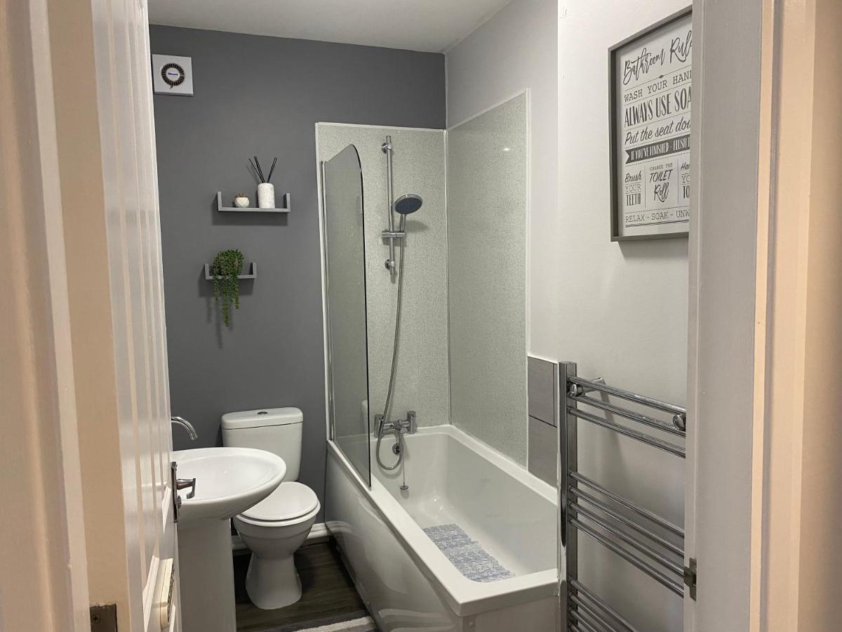 Sleepover 2 Free Parking Sleeps 6 Apartment Blackpool