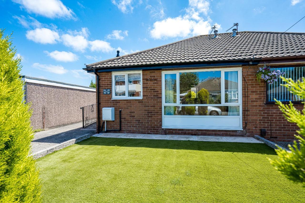 Buttercup Bungalow In Holiday home Blackpool