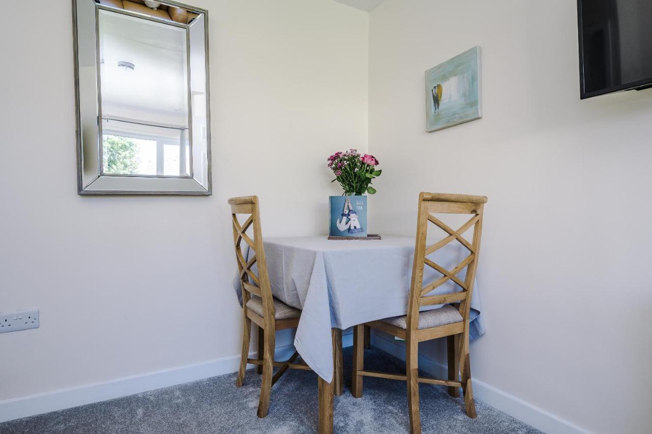 Buttercup Bungalow In Holiday home *