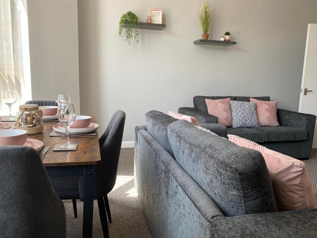 Apartment Sleepover 2 Free Parking Sleeps 6 *