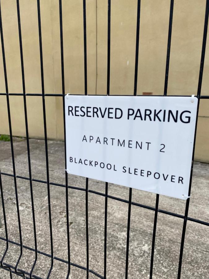 Sleepover 2 Free Parking Sleeps 6 Apartment Blackpool