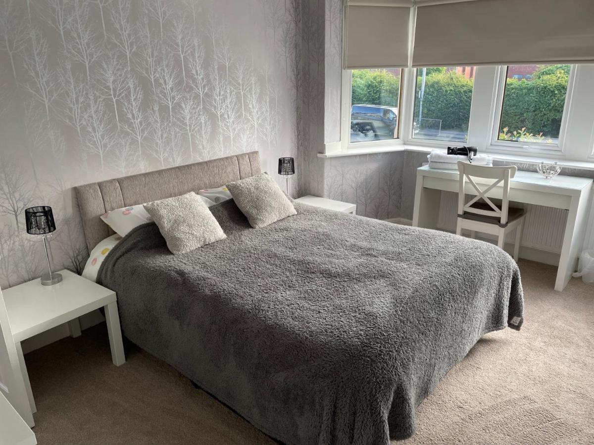Spacious And Stunning 4 Bed House In Blackpool