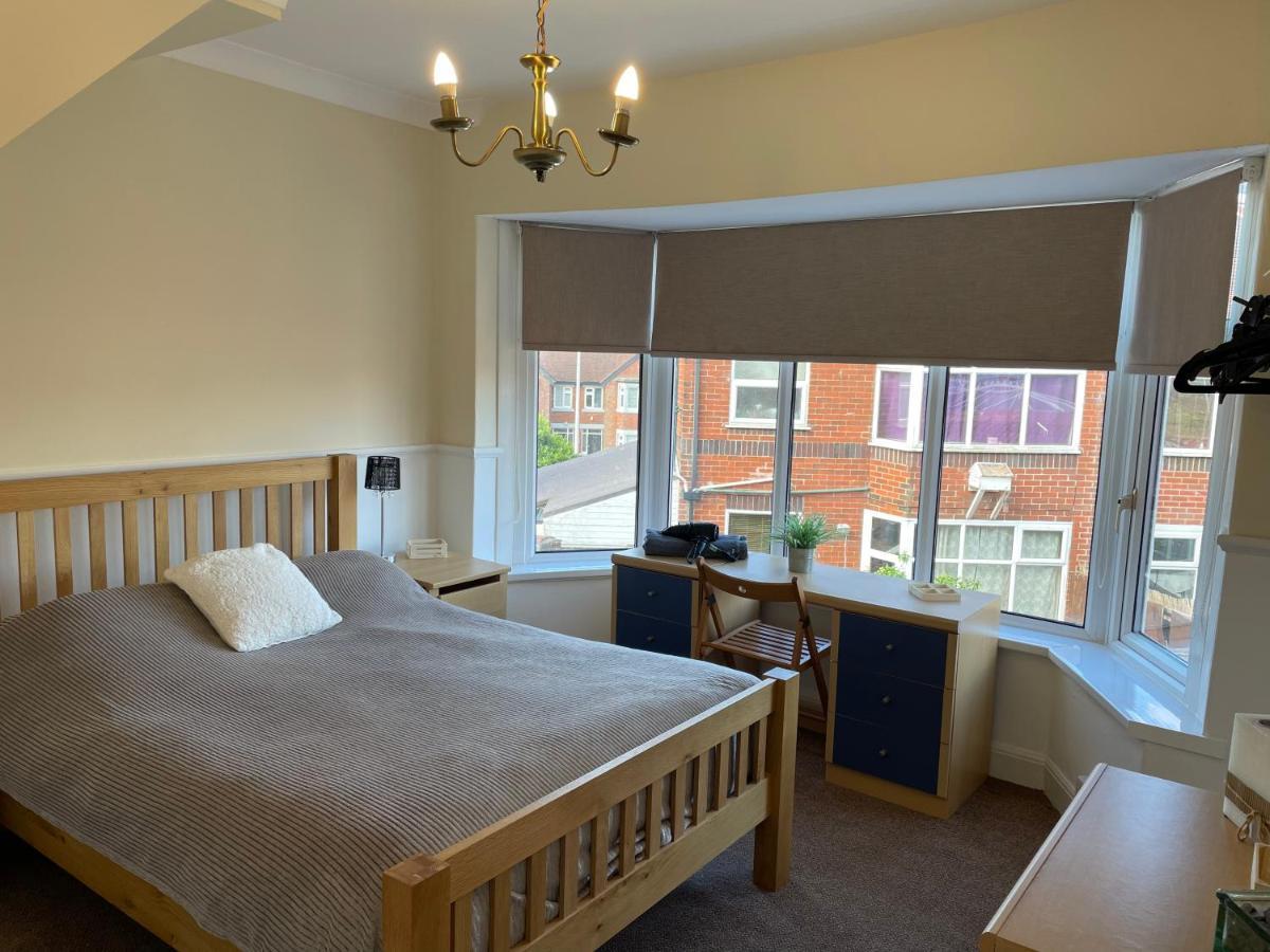 Holiday home Spacious And Stunning 4 Bed House In *