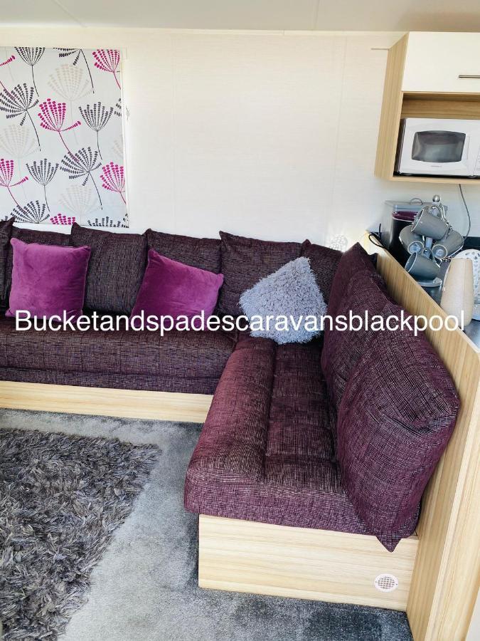 Caravans Marton Mere Campsite