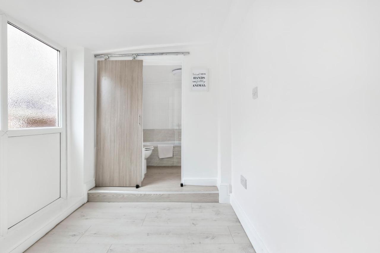 Apartment Albert Suites By Sasco Apartments