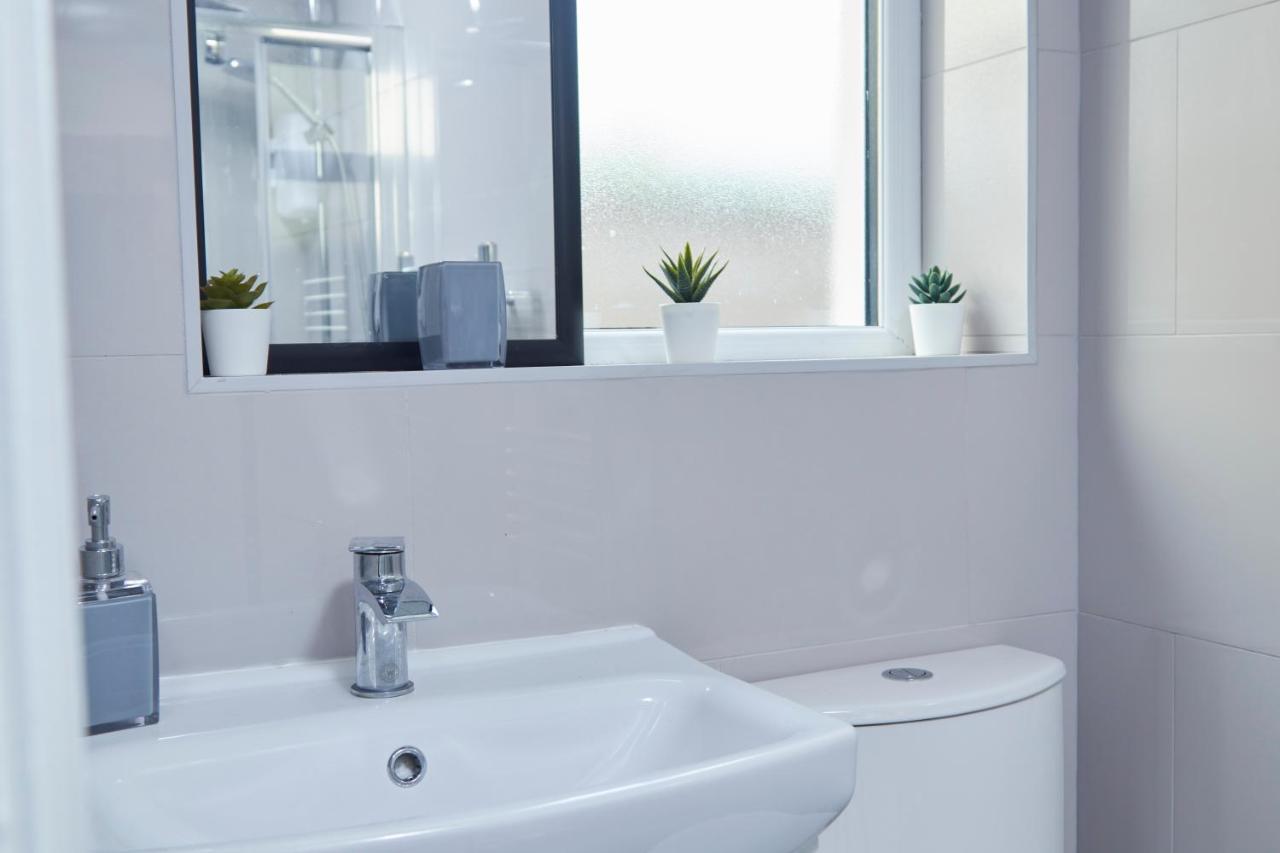 Stylish Gem - Great Location! Apartment