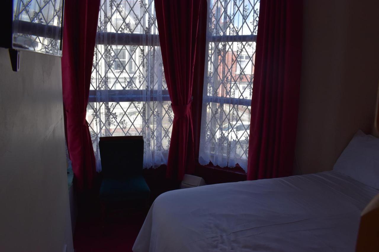 Lyndhurst Bed & Breakfast 2*