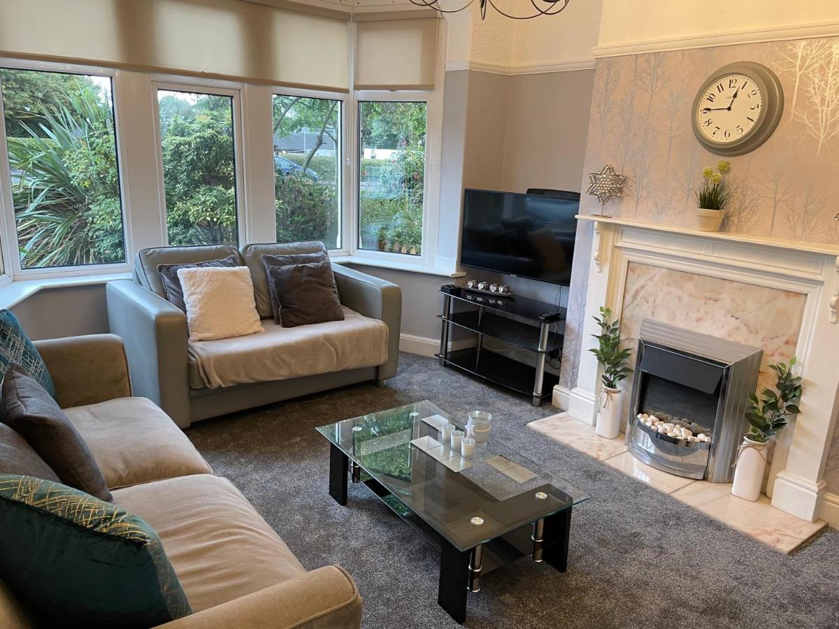Holiday home Spacious And Stunning 4 Bed House In *