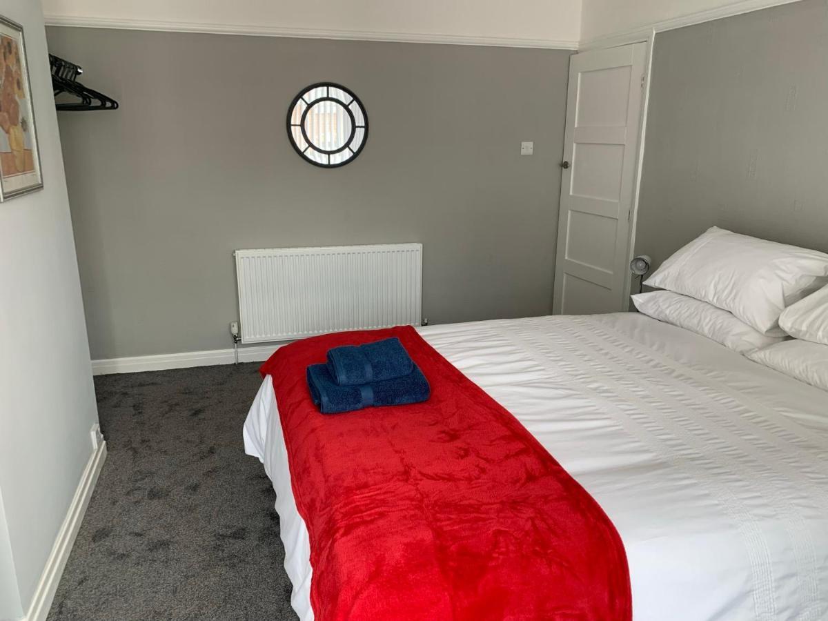 Modern Fully Refurbished 3 Bedroom Holiday home Blackpool