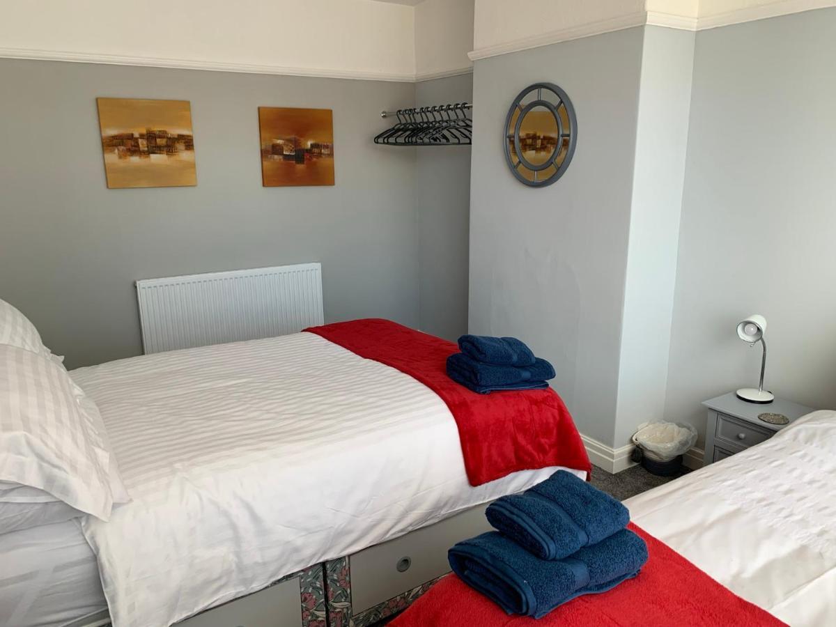Modern Fully Refurbished 3 Bedroom Holiday home *