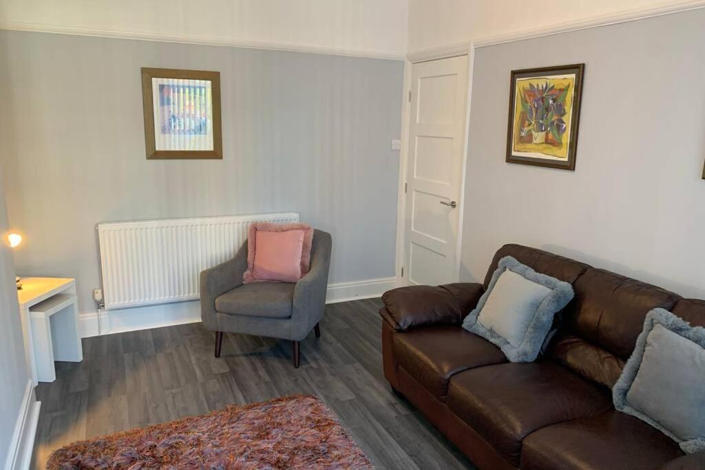 Modern Fully Refurbished 3 Bedroom Holiday home *