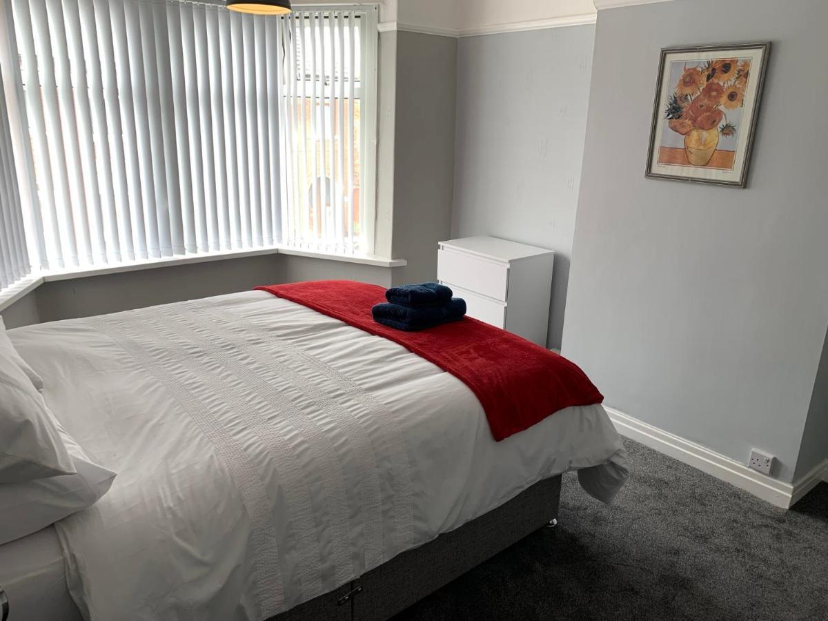 Modern Fully Refurbished 3 Bedroom Holiday home *