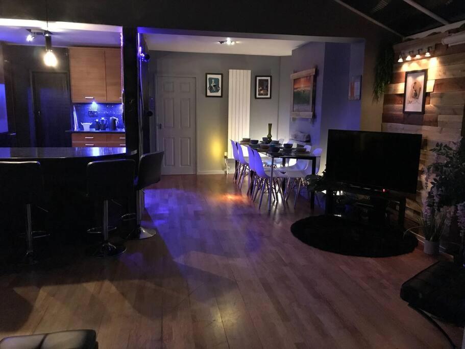 The House South - - Entire Holiday home