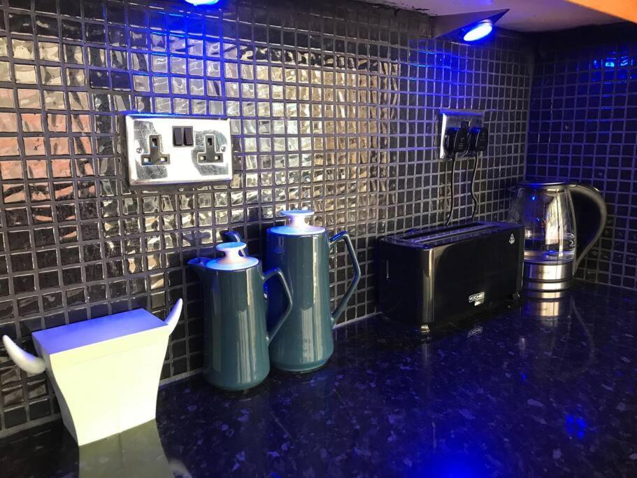 The House South - - Entire Holiday home *