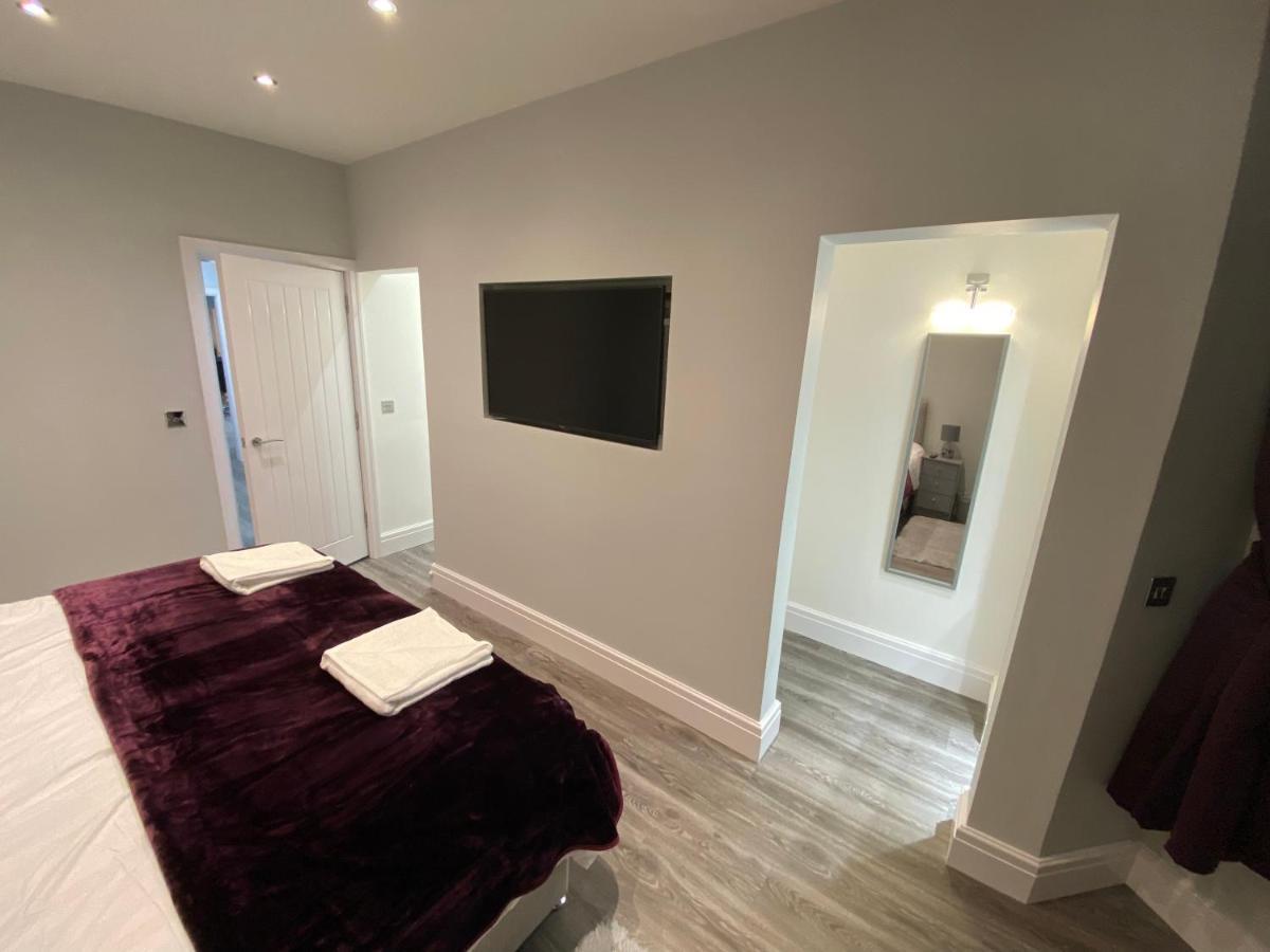 Edward Place Luxury Hot Tub Apartment *